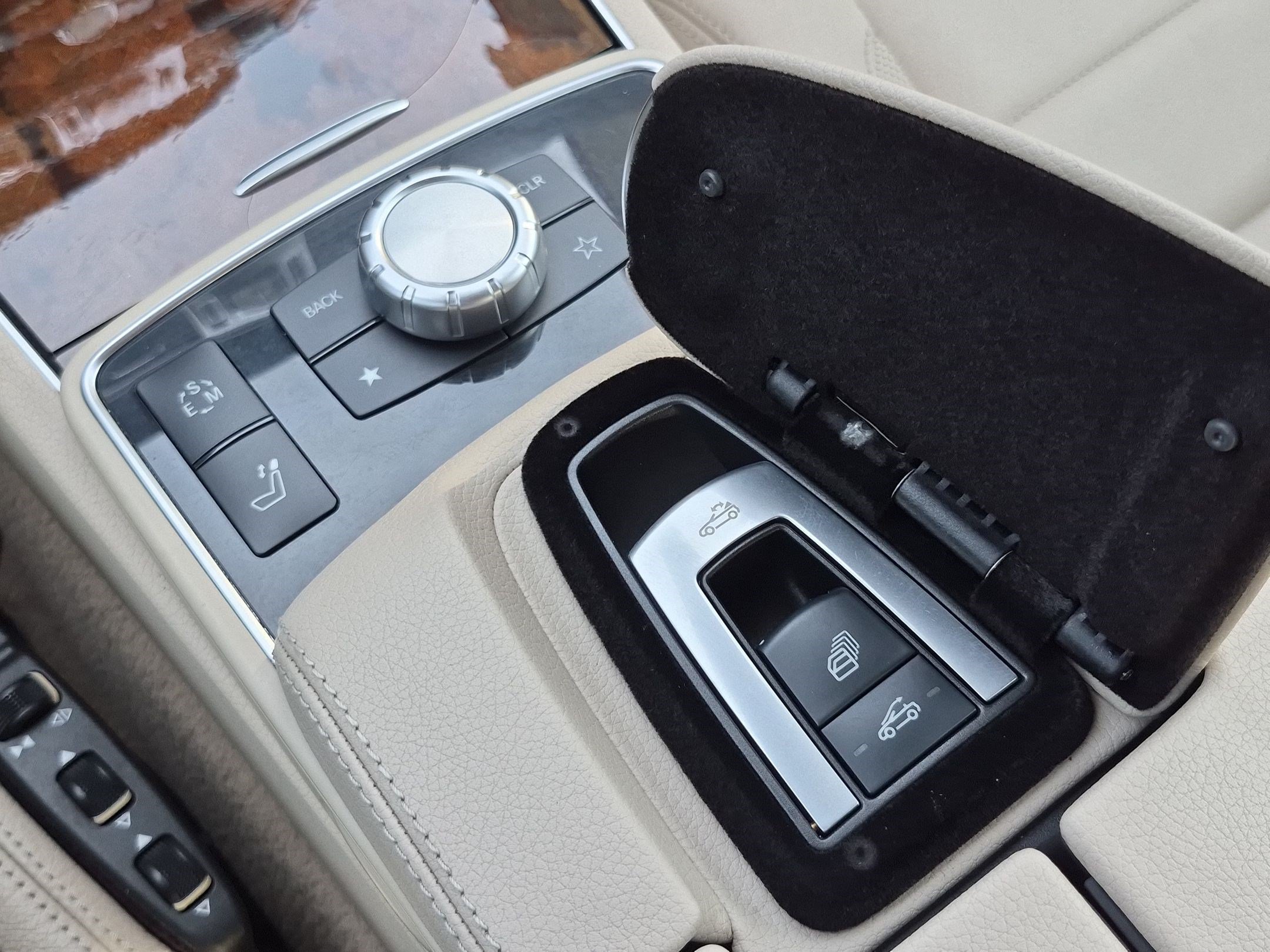 Certified 2015 Mercedes-Benz E 400 Cabriolet image 28
