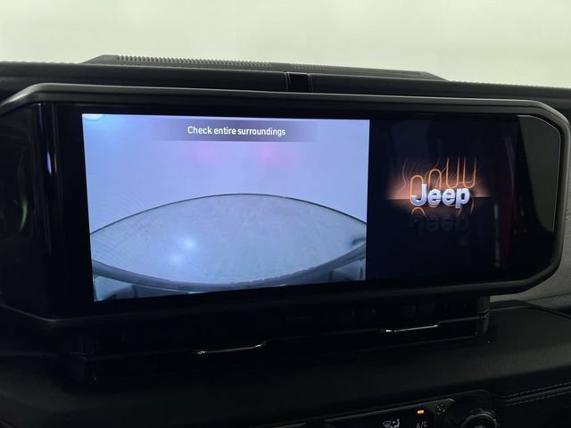 Used 2025 Jeep Wrangler Unlimited Sahara w/ Safety Group AWD/4WD image 14