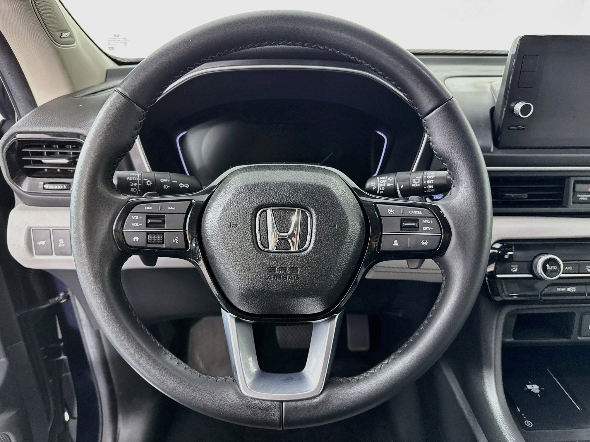 Certified 2025 Honda Pilot Touring image 11