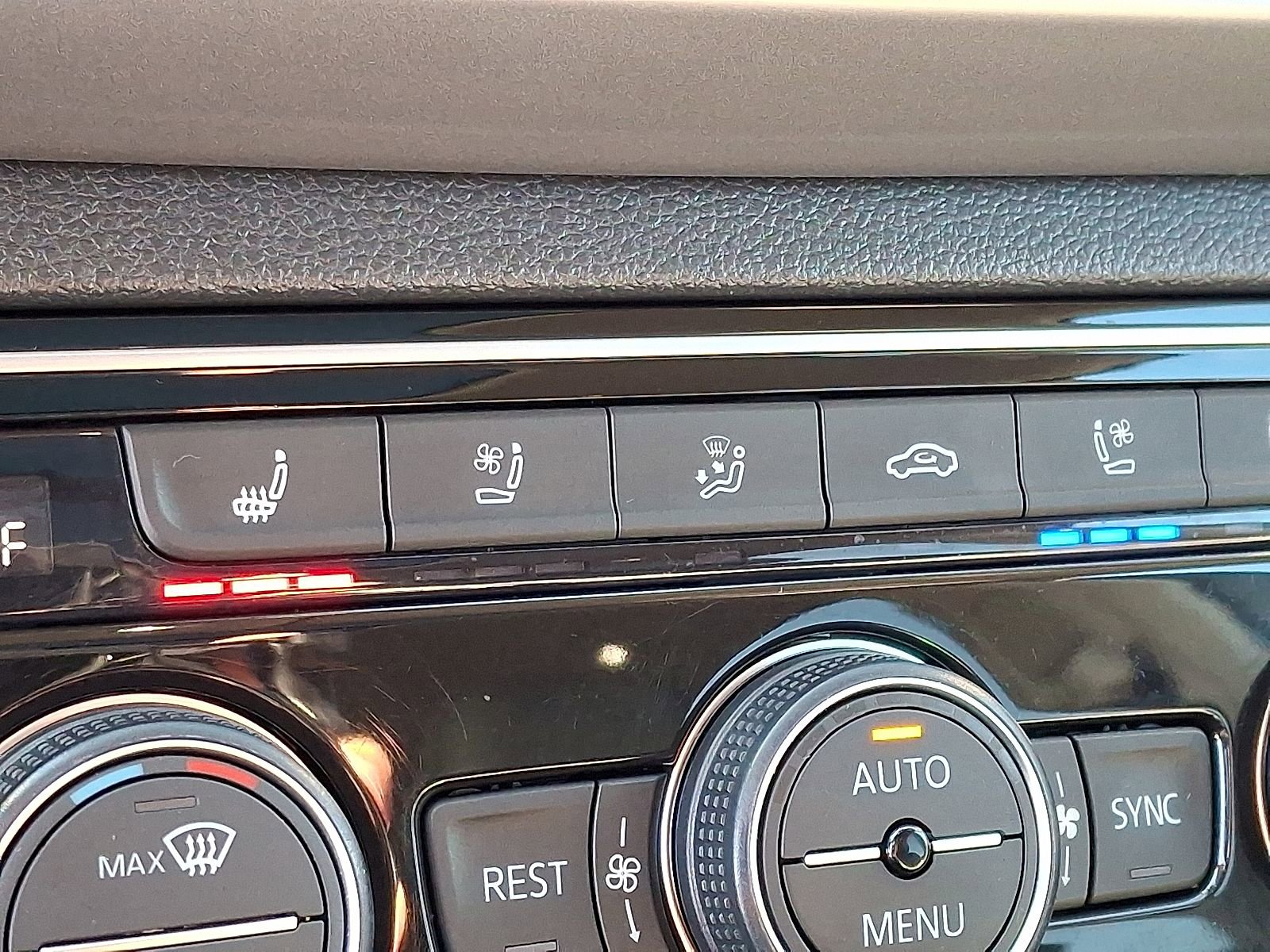 Used 2021 Volkswagen Atlas SEL Premium image 26