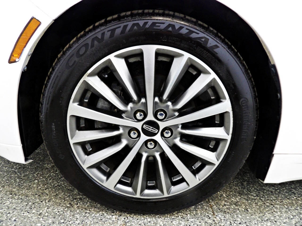 Used 2017 Lincoln MKZ Select w/ Select Plus Package image 19