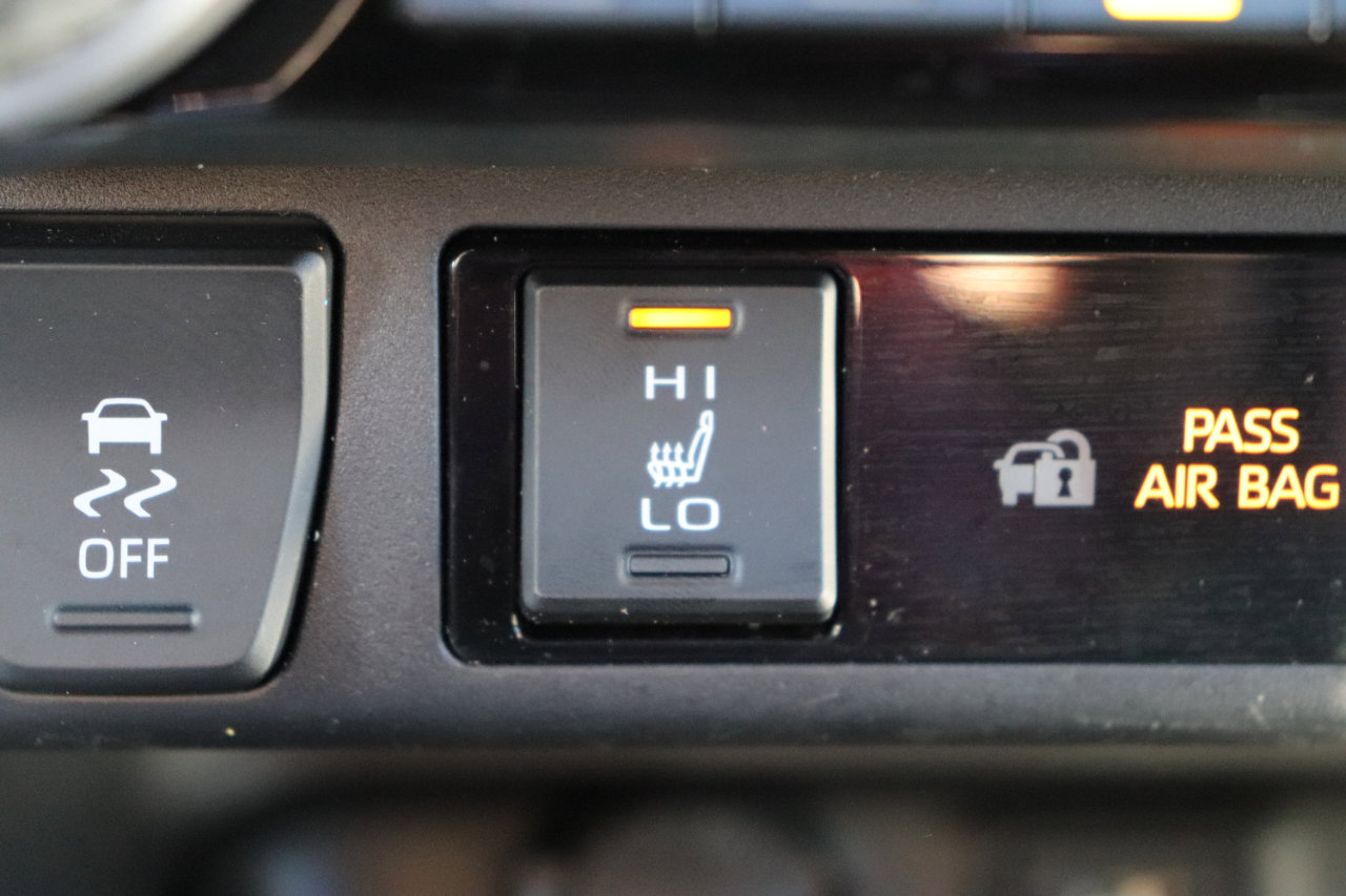 Used 2025 Toyota RAV4 XLE image 33