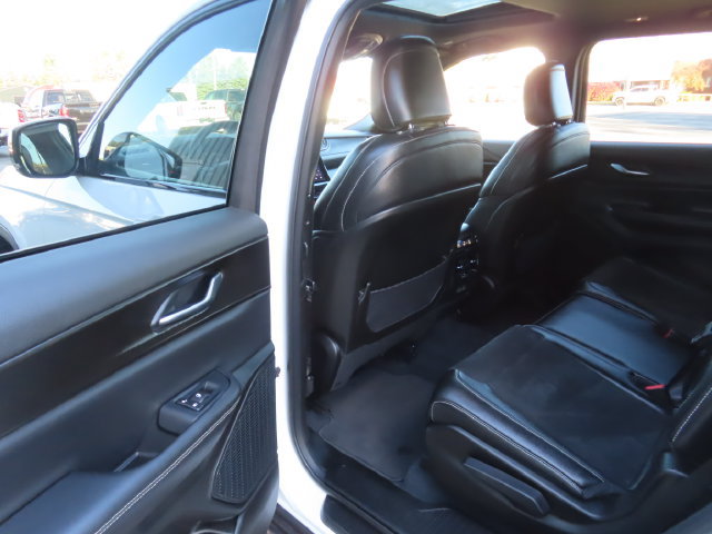 Used 2023 Jeep Grand Cherokee L Laredo AWD/4WD image 22