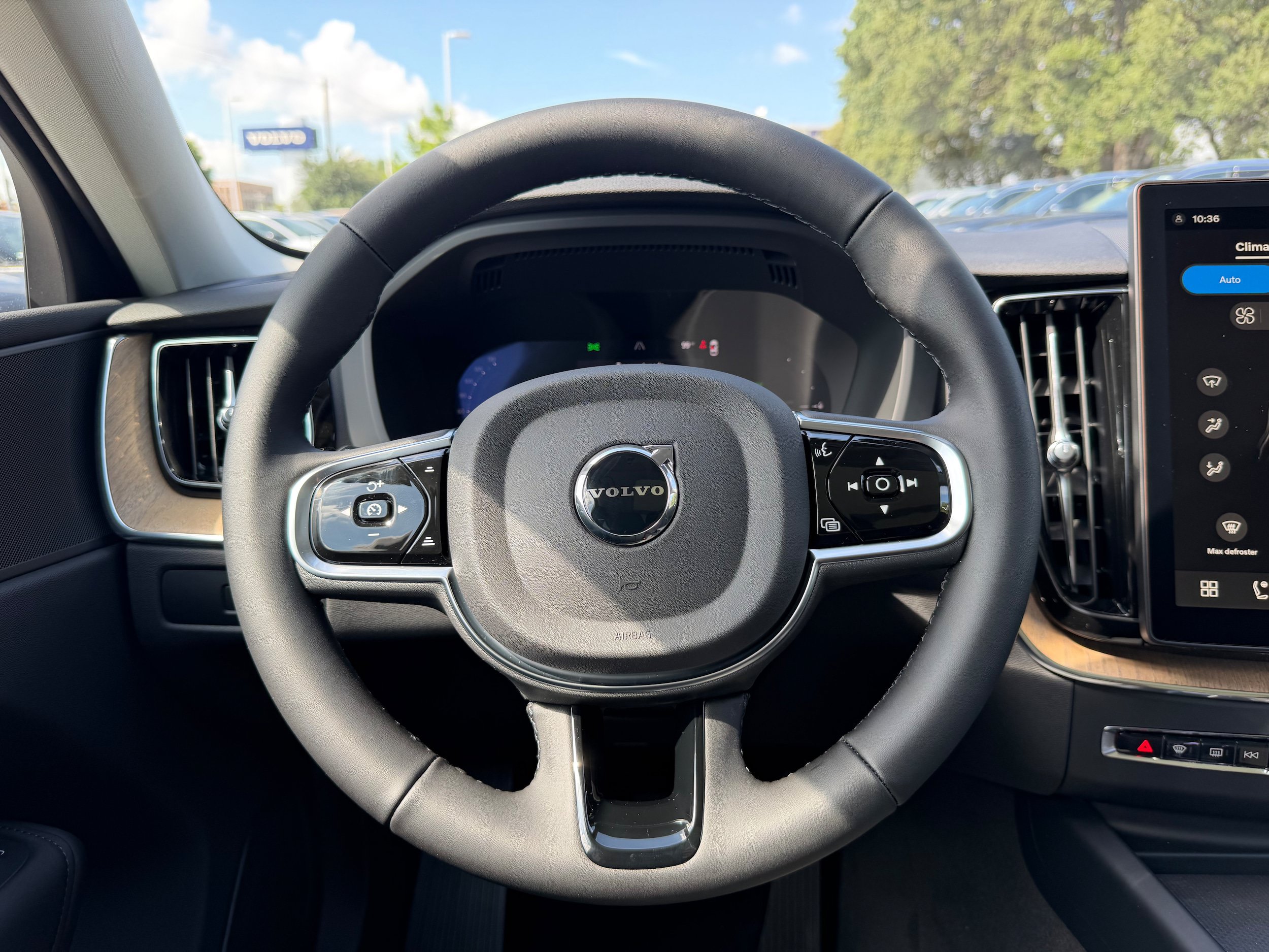 New 2026 Volvo XC60 T8 Plus w/ Protection Package Premier AWD/4WD image 14