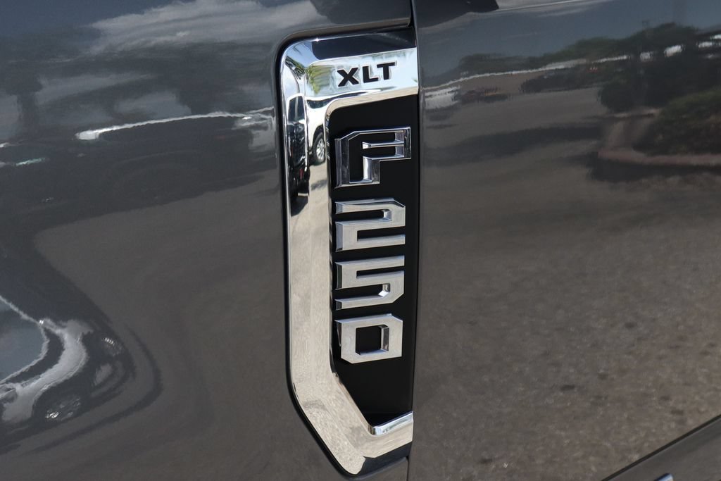 Used 2021 Ford F250 XLT w/ XLT Premium Package AWD/4WD image 61