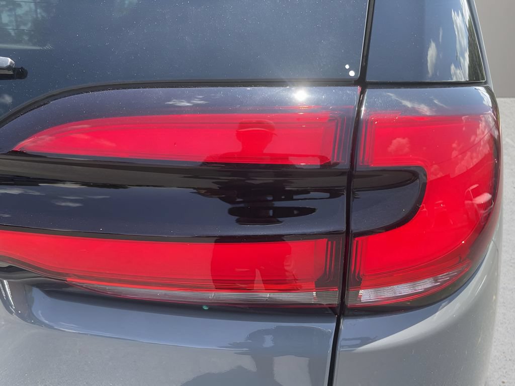 Used 2023 Chrysler Pacifica Touring-L FWD image 35