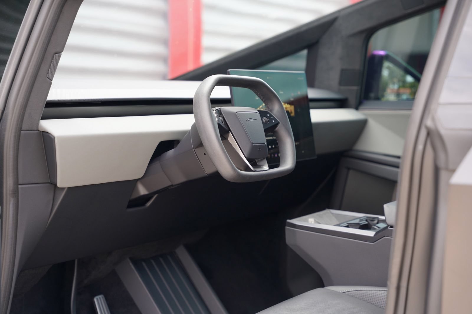 Used 2025 Tesla Cybertruck AWD Crew Cab image 43