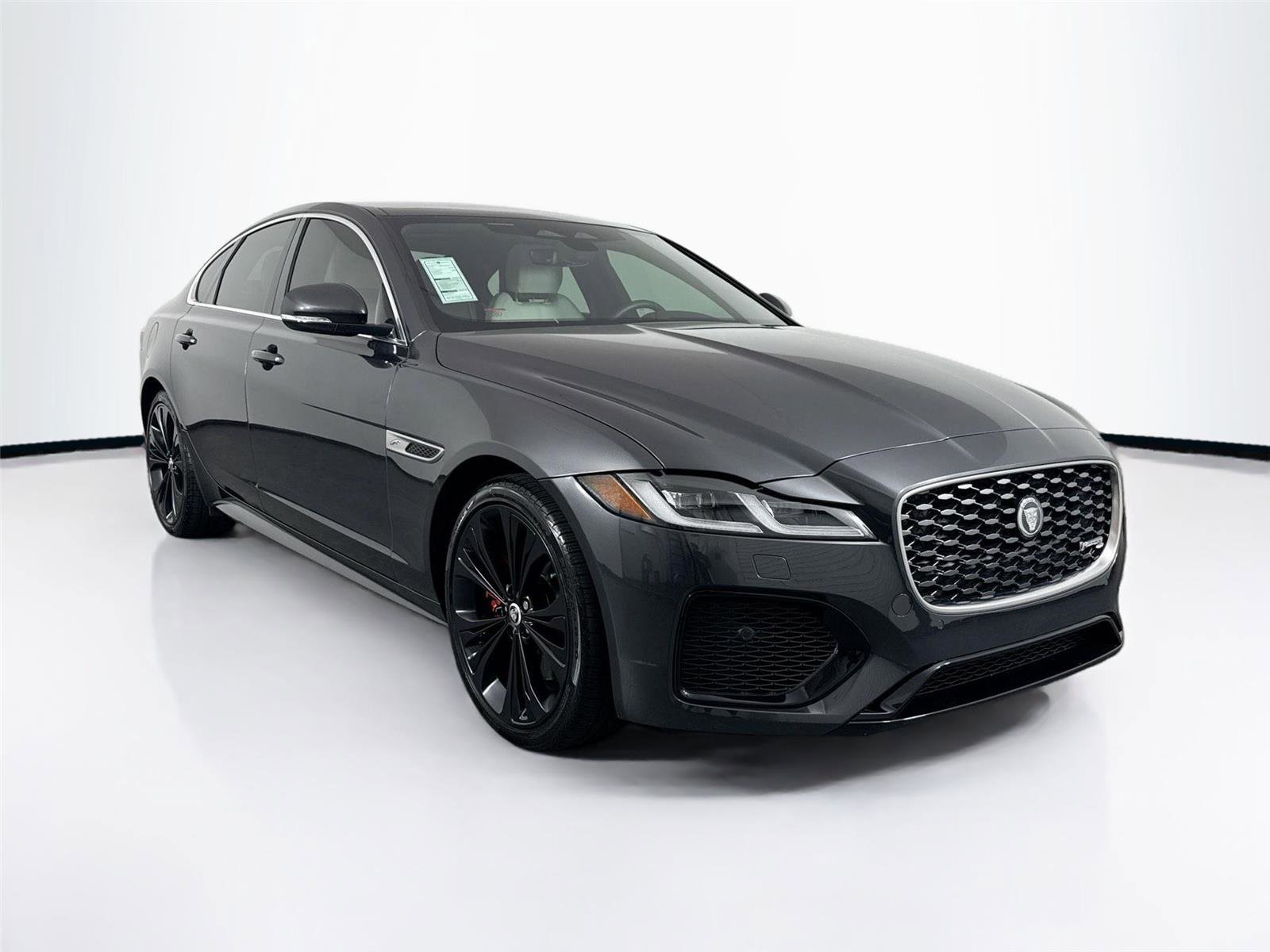 Used 2024 Jaguar XF R-Dynamic SE image 10