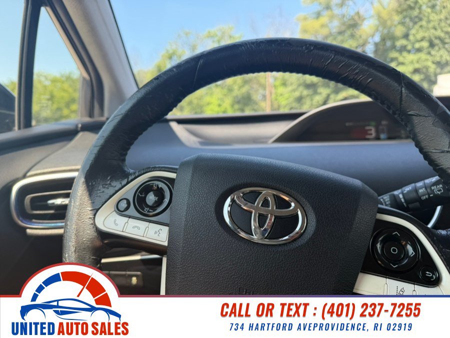 Used 2016 Toyota Prius Four FWD image 16