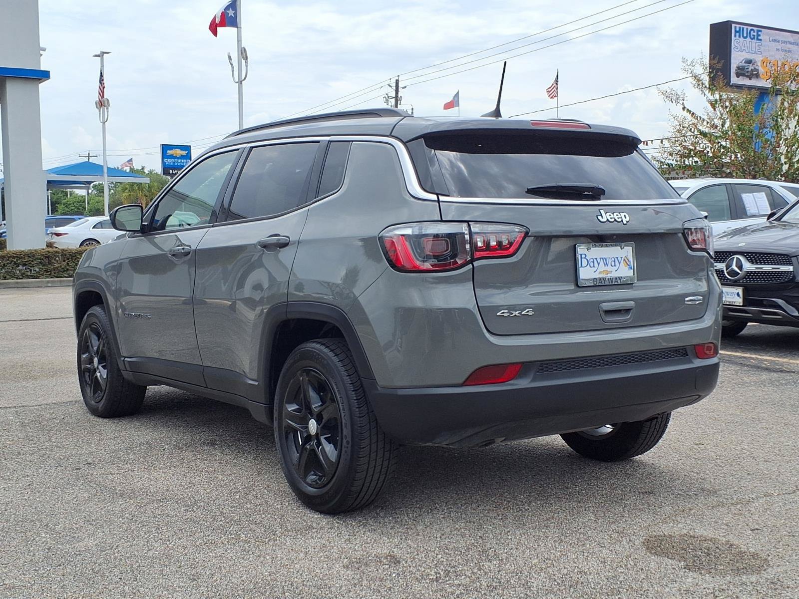 Used 2024 Jeep Compass Latitude AWD/4WD image 22