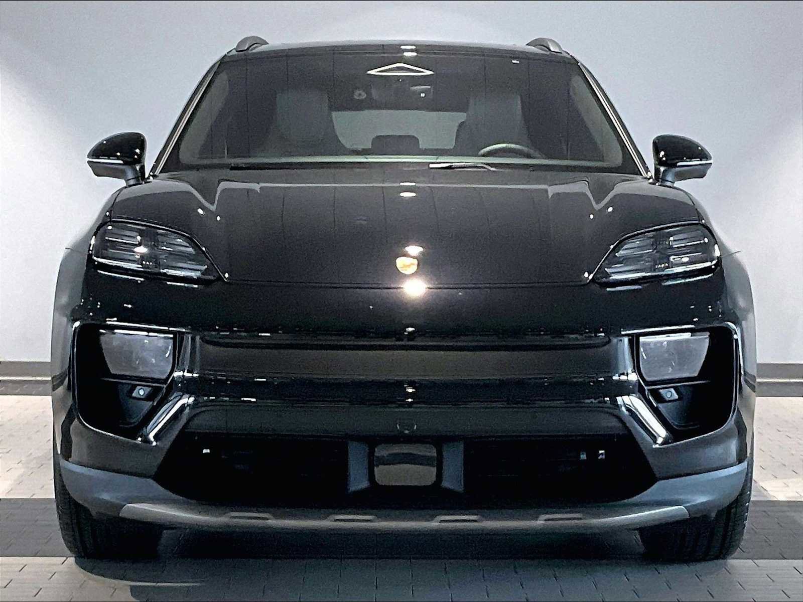New 2026 Porsche Macan 4 Electric image 10