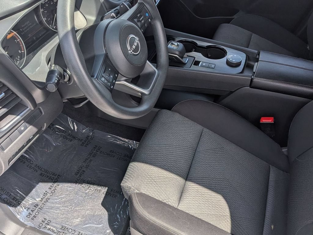Used 2024 Nissan Rogue SV AWD/4WD image 14
