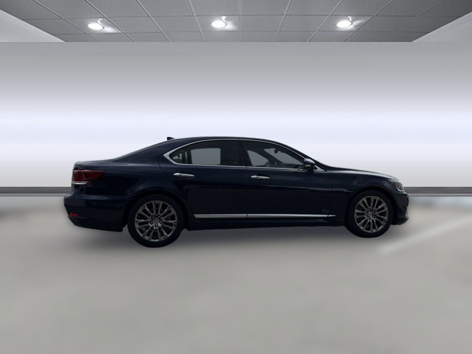 Used 2017 Lexus LS 460 RWD image 24
