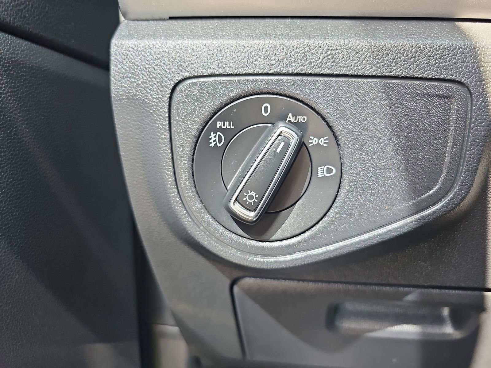 Used 2019 Volkswagen Atlas SE image 26