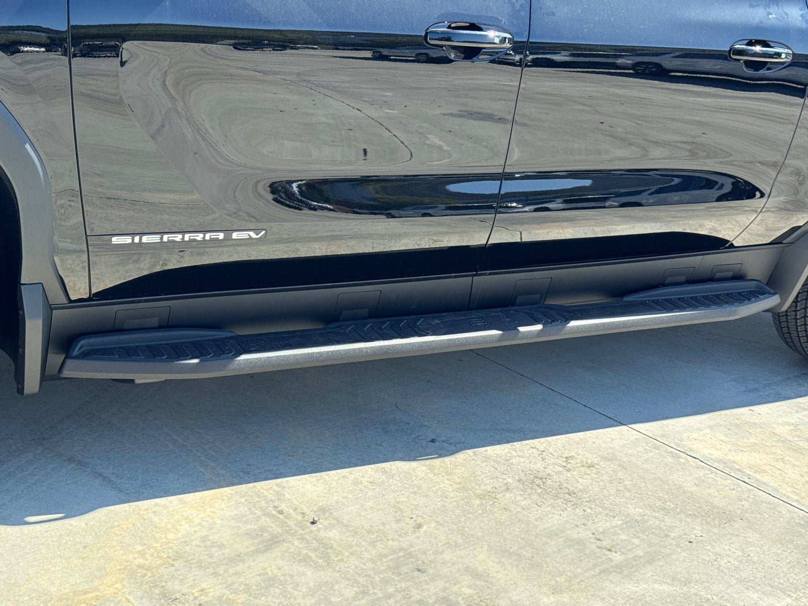 Used 2026 GMC Sierra EV Elevation AWD/4WD image 25