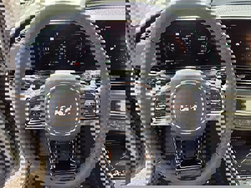 New 2026 Kia Carnival SX w/ SX Dark Edition Package image 12