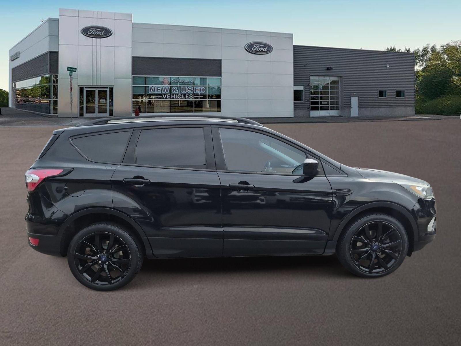 Used 2017 Ford Escape SE w/ Equipment Group 201A AWD/4WD image 10