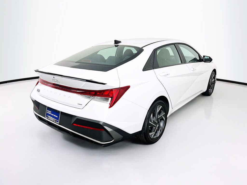 Certified 2025 Hyundai Elantra SEL image 8