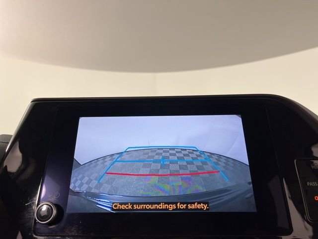 Used 2023 Toyota Highlander L image 26