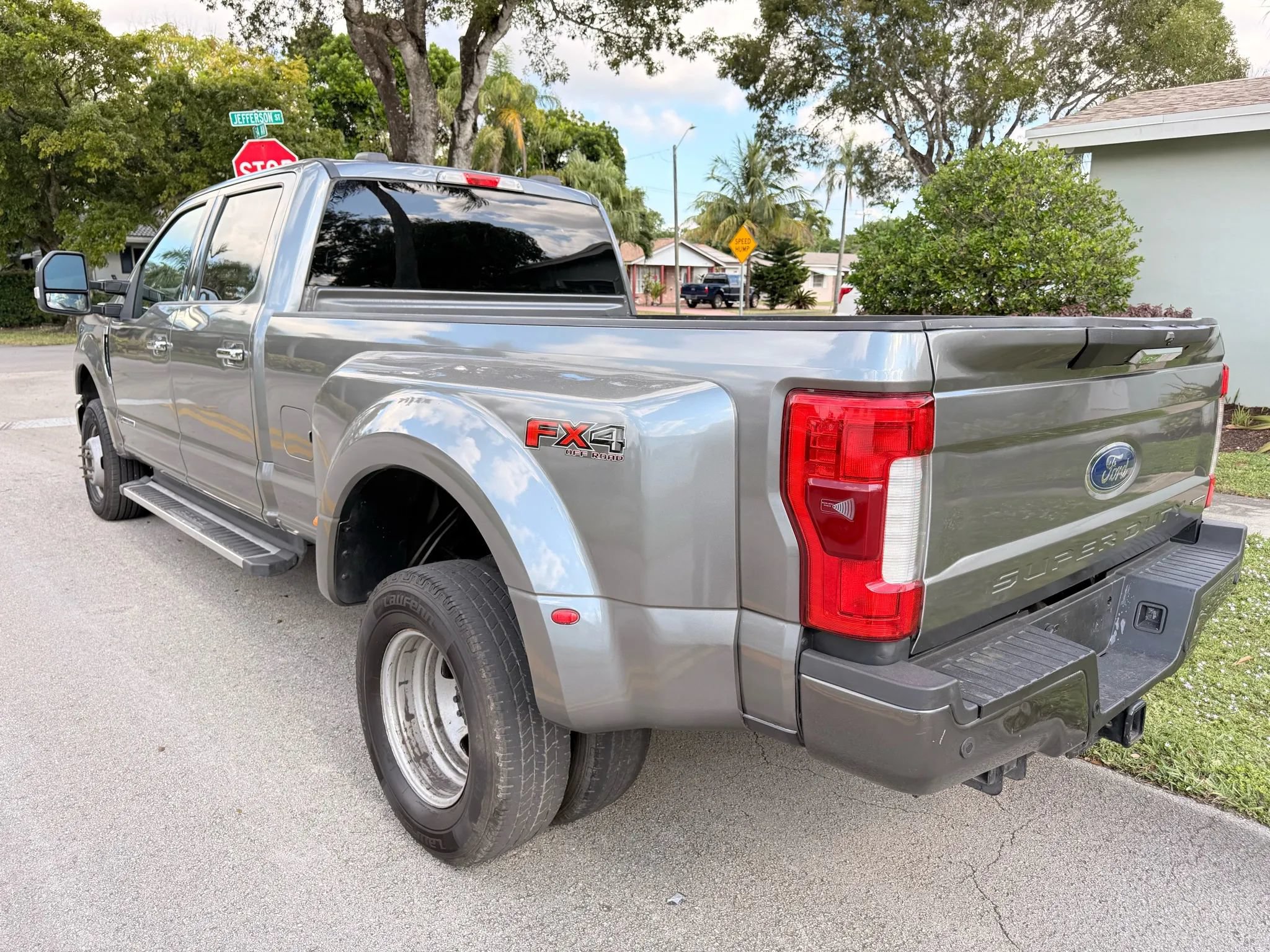 Used 2022 Ford F350 XLT w/ XLT Premium Package AWD/4WD image 8