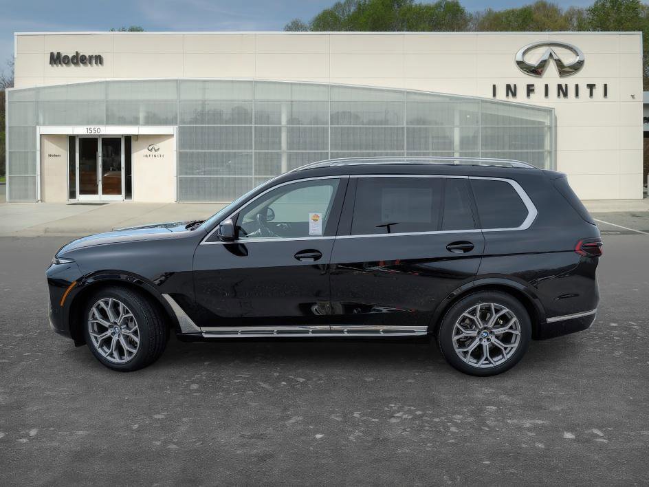Used 2025 BMW X7 xDrive40i w/ Premium Package image 6
