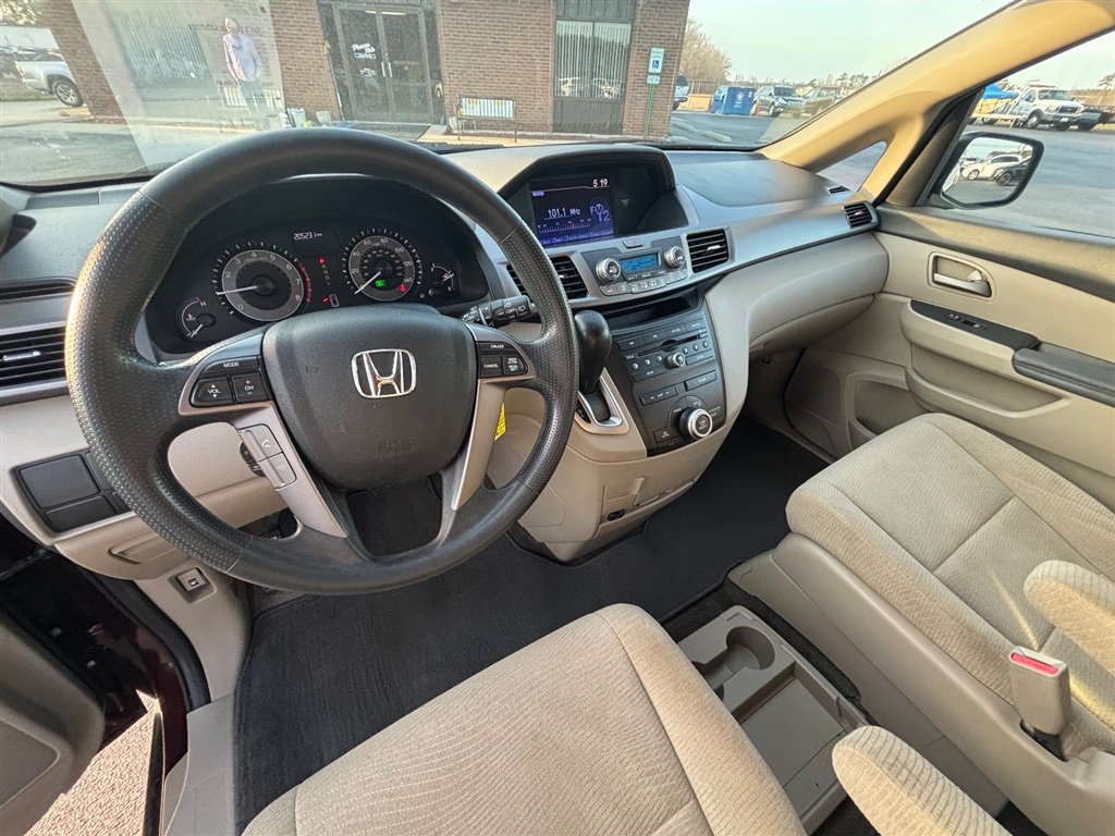Used 2013 Honda Odyssey LX image 11