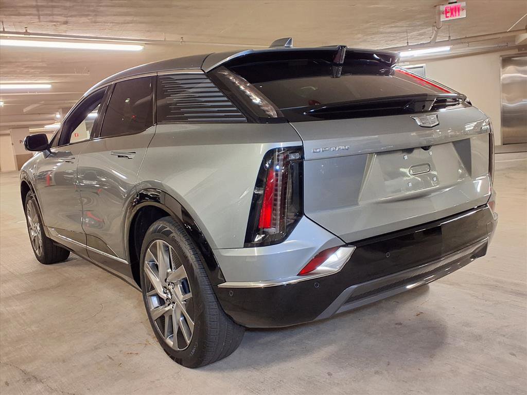 Used 2026 Cadillac Optiq Luxury 2 image 10