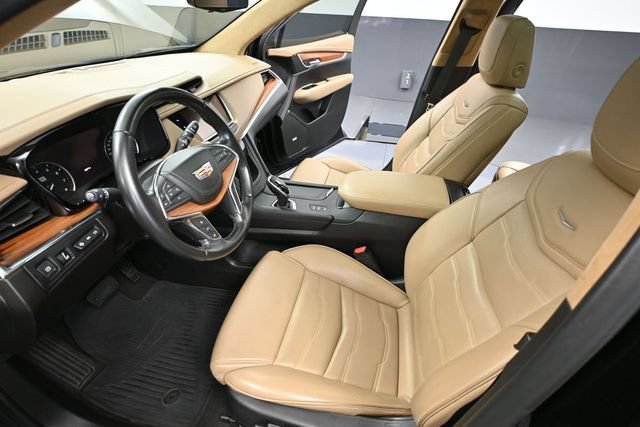 Used 2019 Cadillac XT5 Platinum AWD/4WD image 23