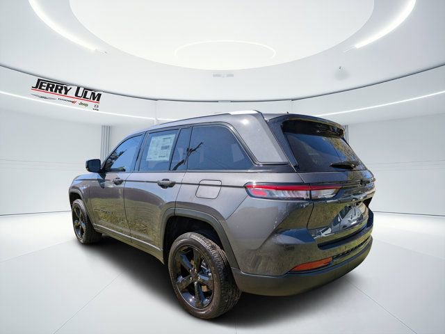 New 2025 Jeep Grand Cherokee Altitude image 5