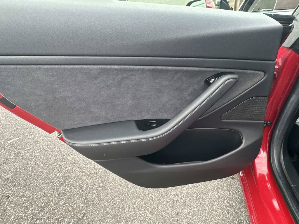 Used 2018 Tesla Model 3 Long Range RWD image 25