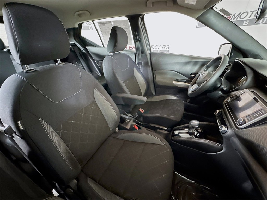 Used 2018 Nissan Kicks SV image 24
