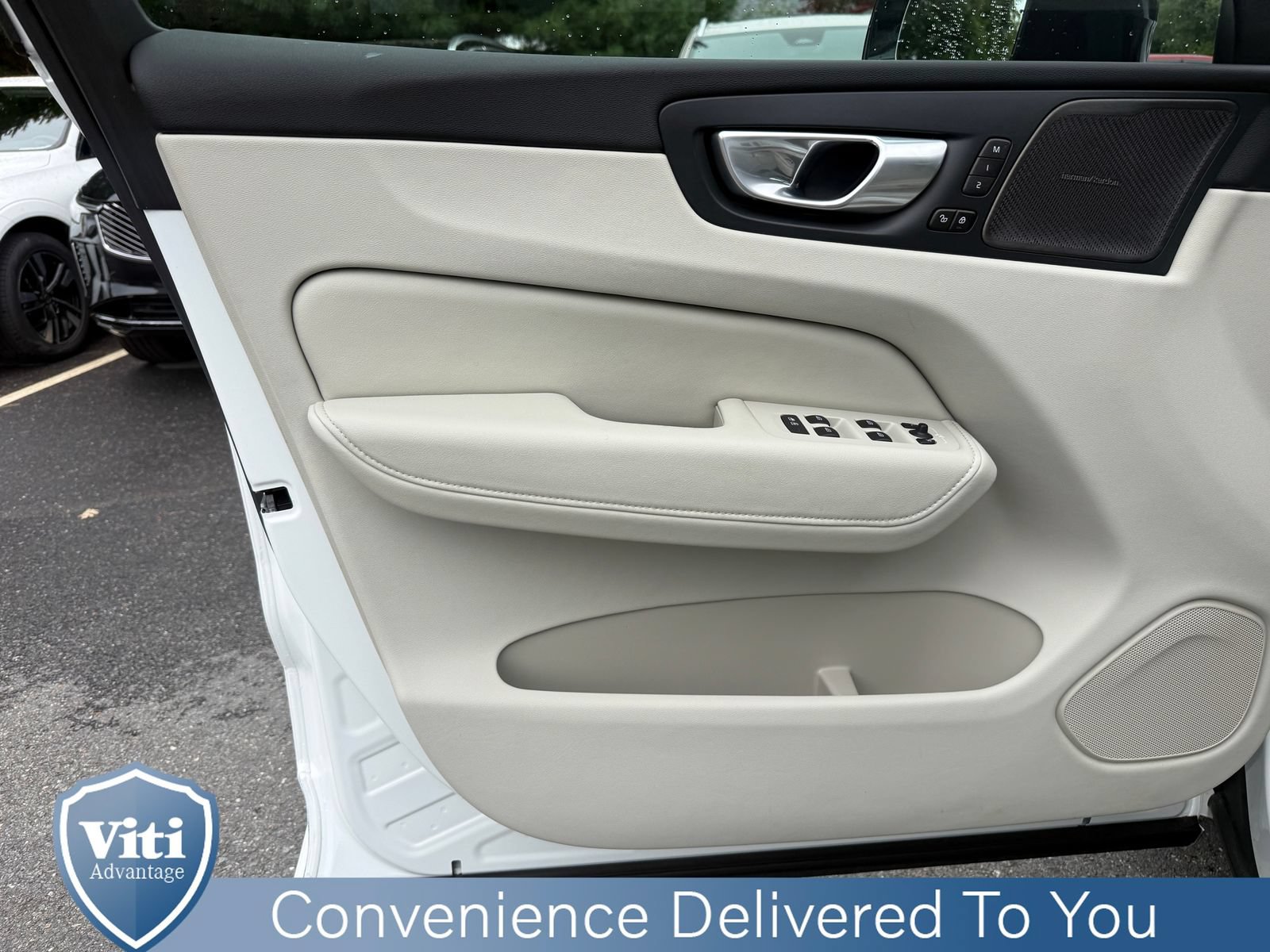 Used 2024 Volvo XC60 B5 Plus w/ Protection Package Premier AWD/4WD image 15