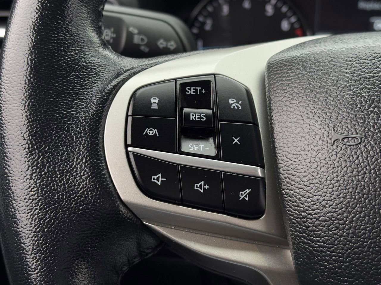 Used 2022 Ford Explorer Limited w/ Equipment Group 301A image 16