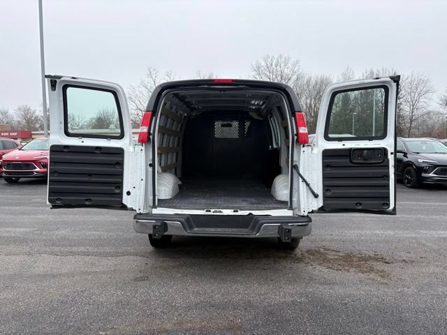 Used 2024 Chevrolet Express 2500 w/ Driver Convenience Package RWD image 8