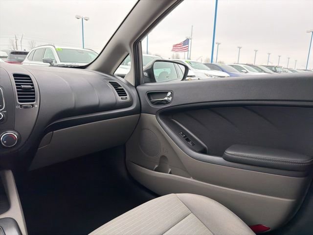 Used 2016 Kia Forte LX w/ LX Popular Plus Package image 18