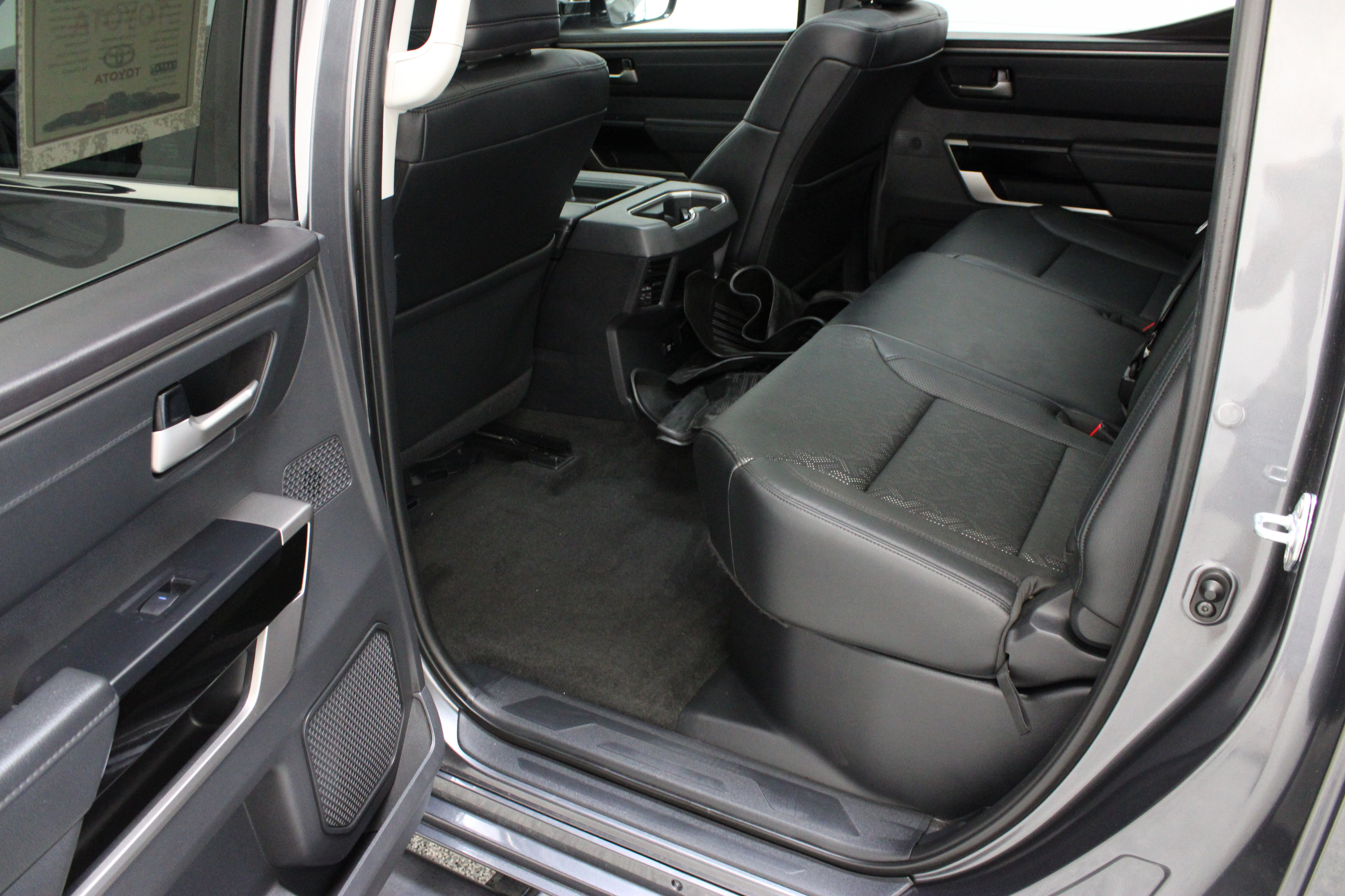 Used 2024 Toyota Tundra Limited AWD/4WD image 32