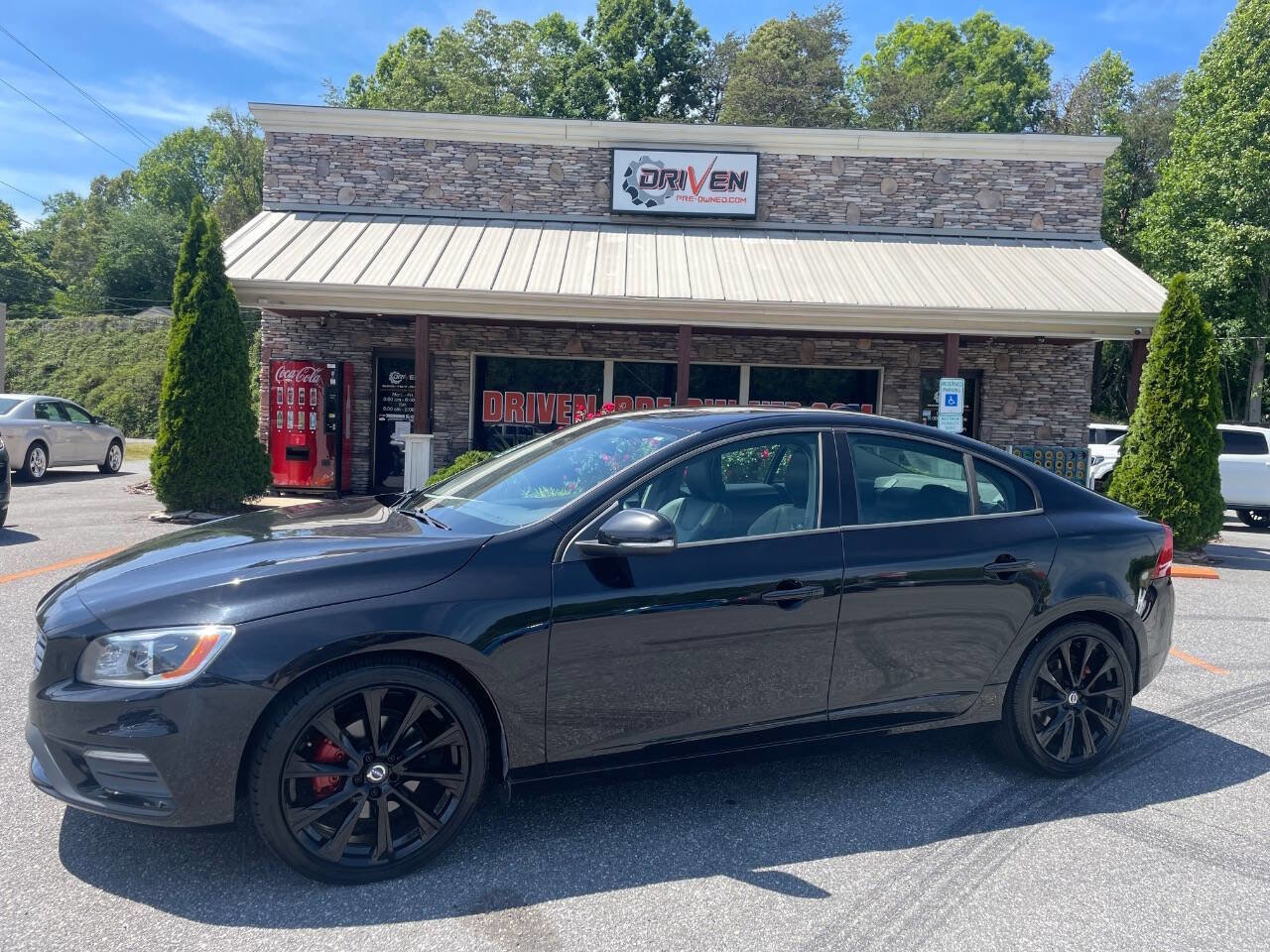 Used 2017 Volvo S60 T5 Dynamic w/ Vision Package FWD image 1