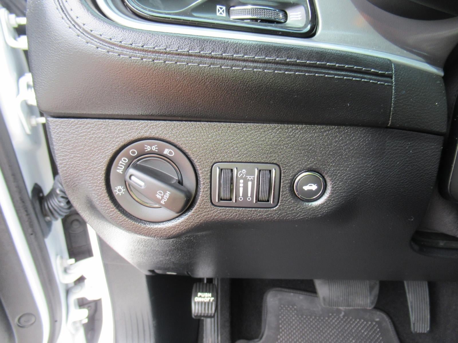 Used 2022 Dodge Challenger R/T Scat Pack w/ Plus Package RWD image 19