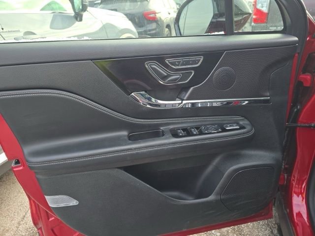 Used 2025 Lincoln Corsair Reserve w/ Towing Package image 12