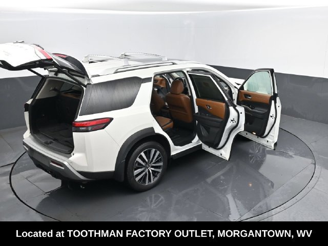Used 2022 Nissan Pathfinder Platinum w/ Cargo Package AWD/4WD image 31