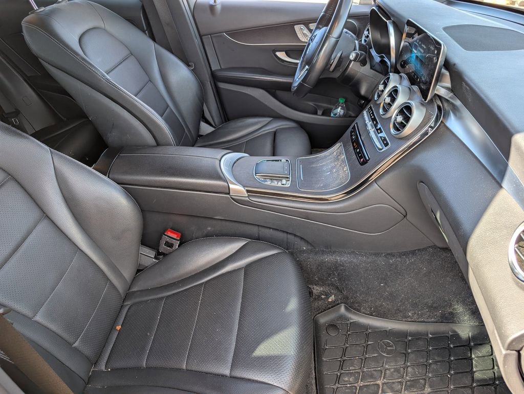Used 2022 Mercedes-Benz GLC 300 4MATIC image 11