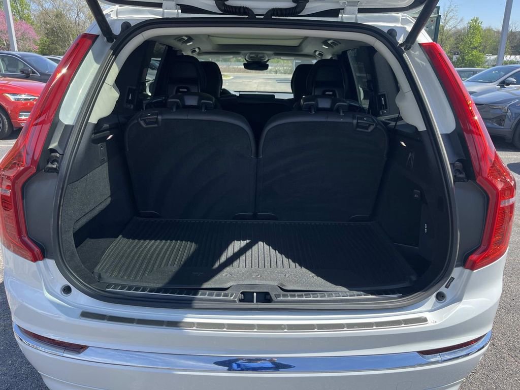 Used 2023 Volvo XC90 B6 Ultimate w/ Protection Package Premier image 12