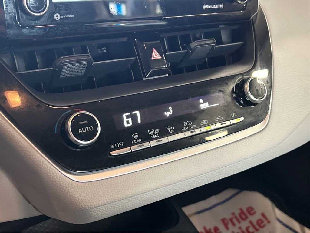 Used 2021 Toyota Corolla LE image 28