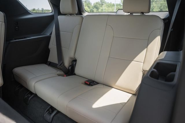 Used 2023 Chevrolet Traverse Premier AWD/4WD image 41