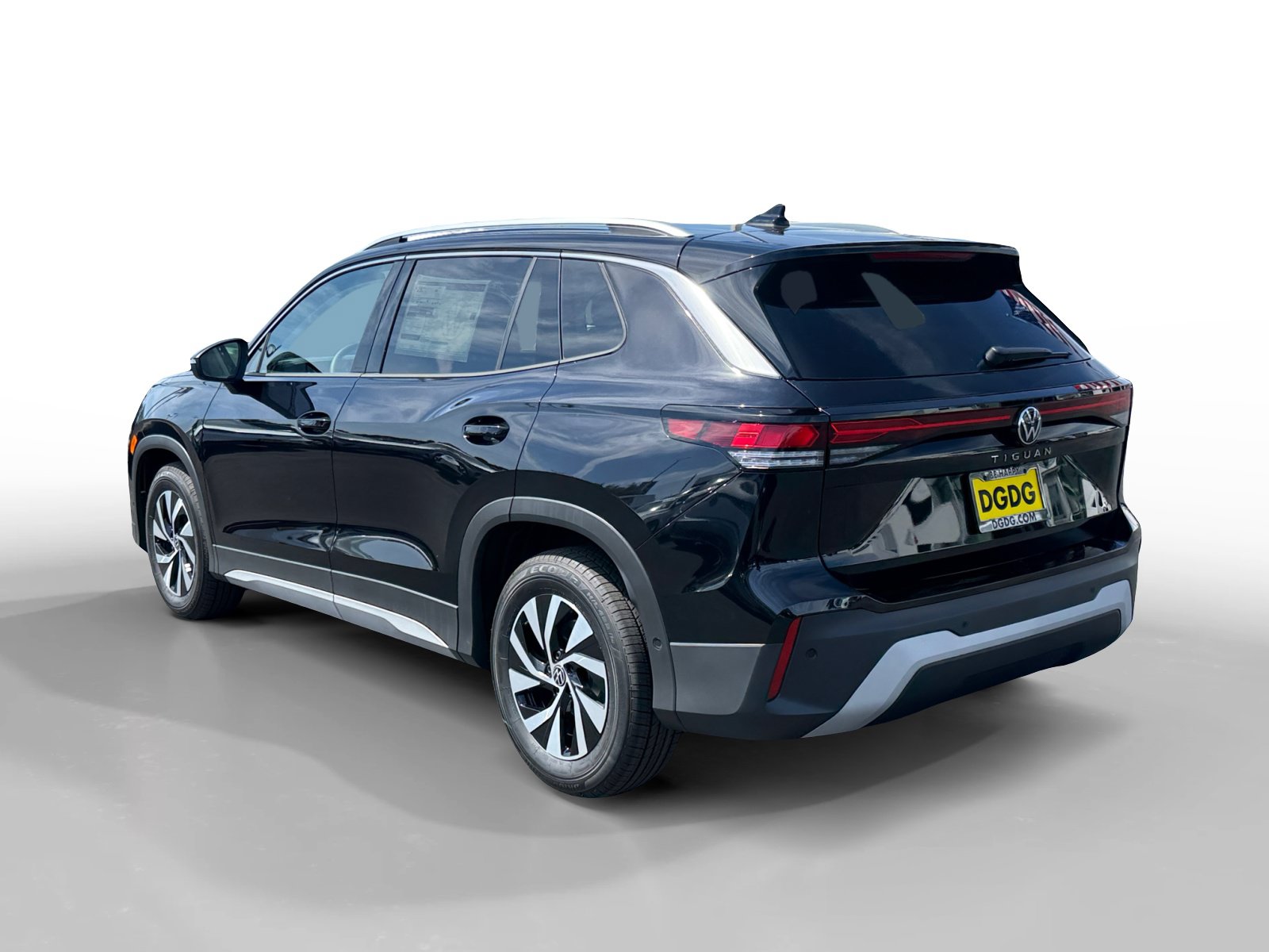 New 2026 Volkswagen Tiguan S FWD image 3