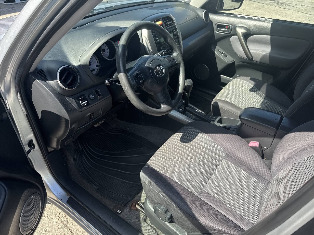 Used 2005 Toyota RAV4 4WD image 11