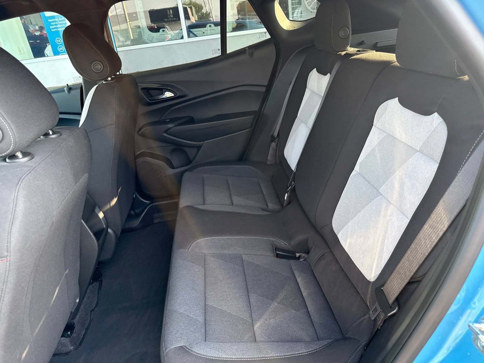 Used 2025 Chevrolet Trax RS w/ Sunroof Package FWD image 16