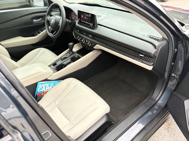 Used 2024 Honda Accord EX image 41
