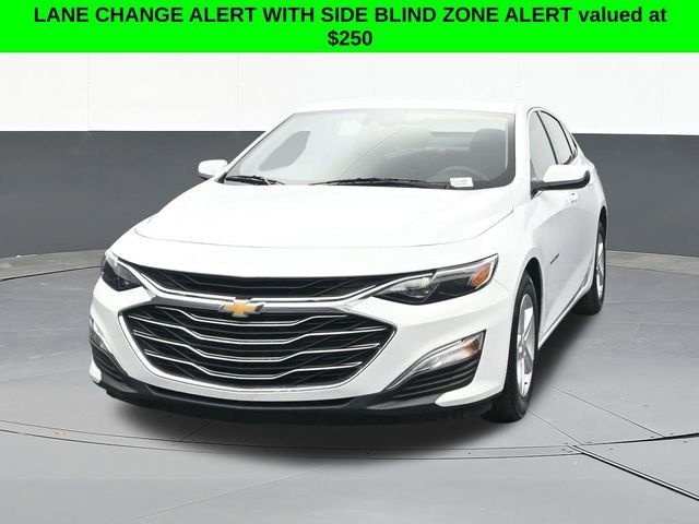 Used 2025 Chevrolet Malibu LS FWD image 2
