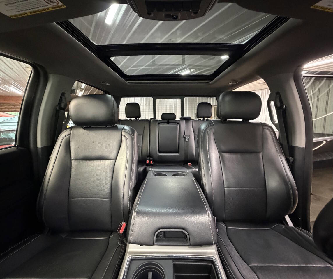 Used 2017 Ford F350 Lariat w/ Lariat Ultimate Package AWD/4WD image 27